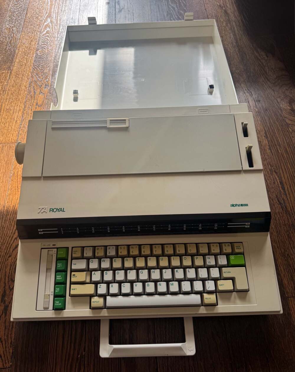 VTG TA Royal Alpha 600 Portable Electronic Typewriter with Case TESTED WORKS